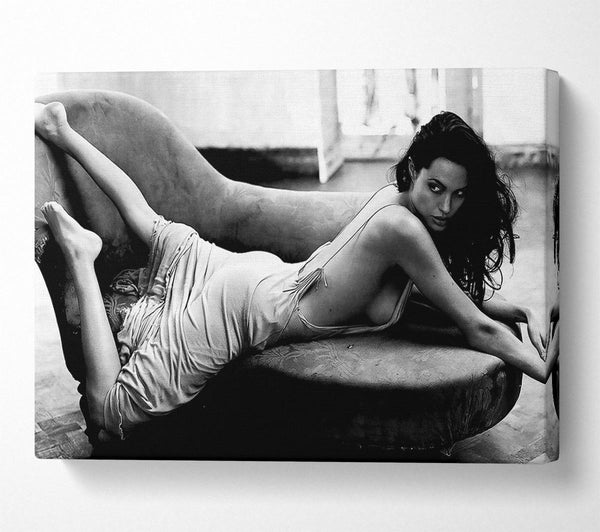 Angelina Jolie Sofa B n W