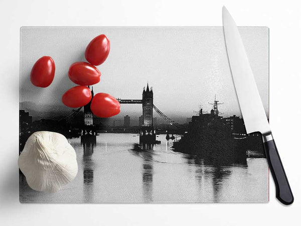 London Bridge B n W Glass Chopping Board