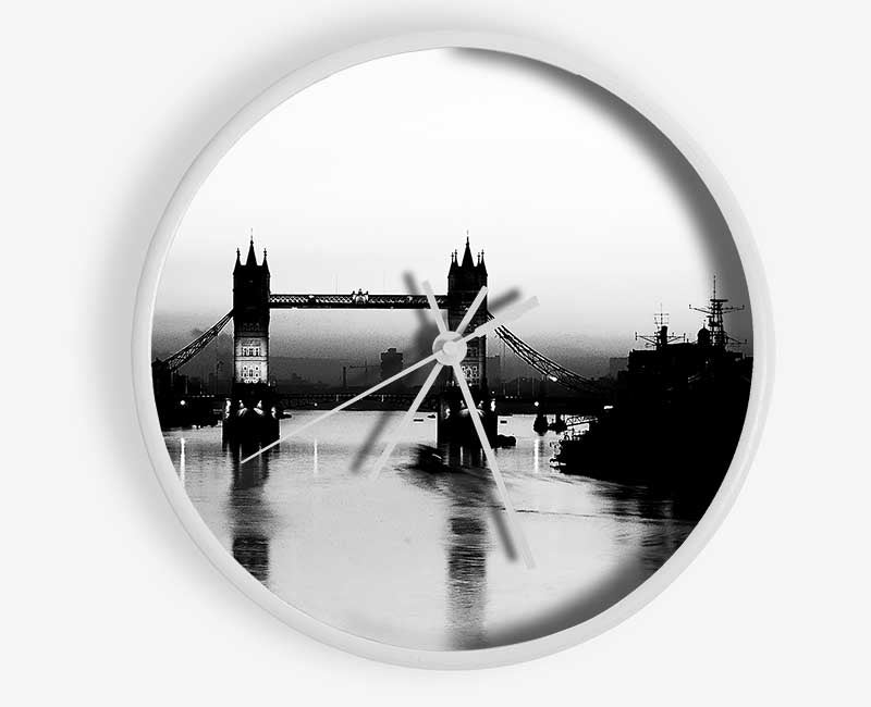 London Bridge B n W Clock - Wallart-Direct UK