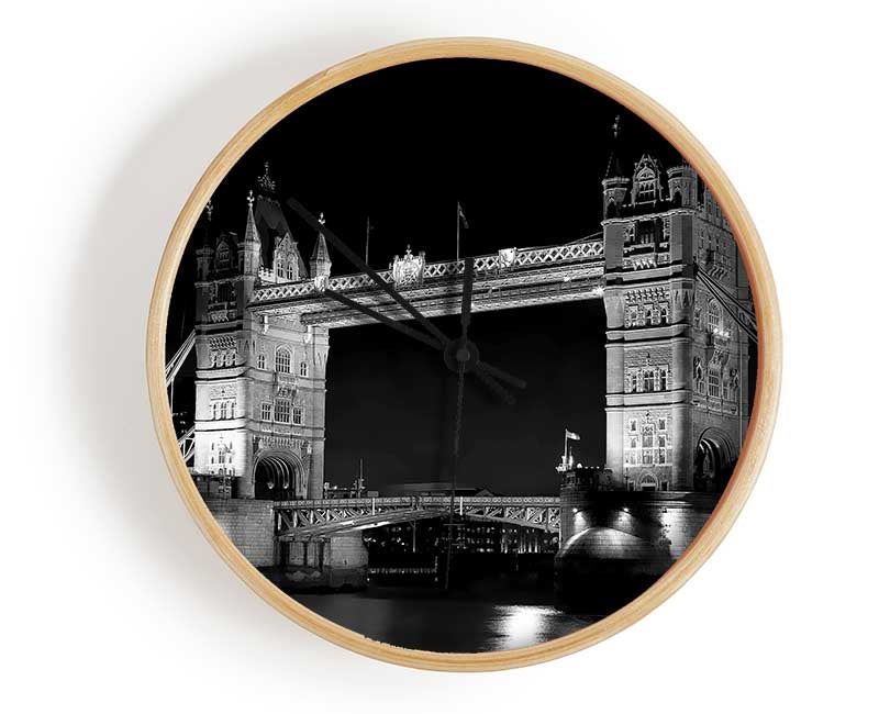 London Bridge Retro B n W Clock - Wallart-Direct UK