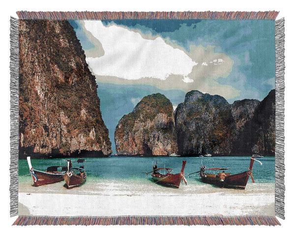 Paradise Island Monuments Woven Blanket