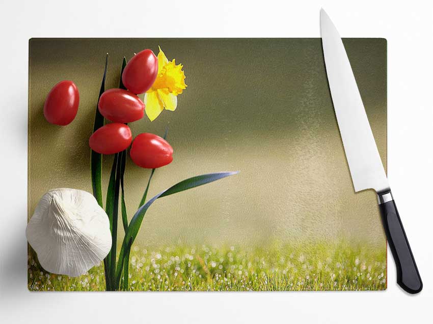 Single Daffodil Glass Chopping Board