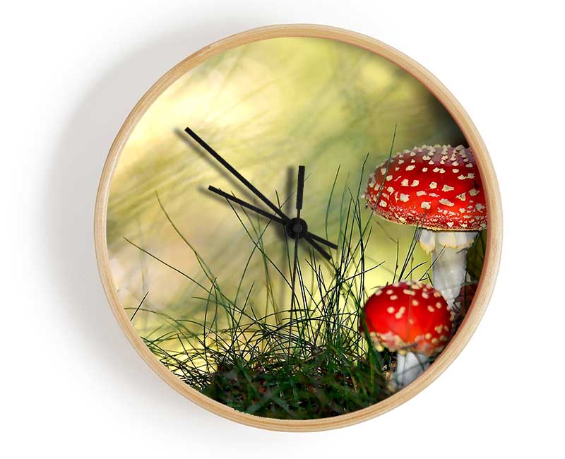 Fly Agaric Mushrooms Clock - Wallart-Direct UK