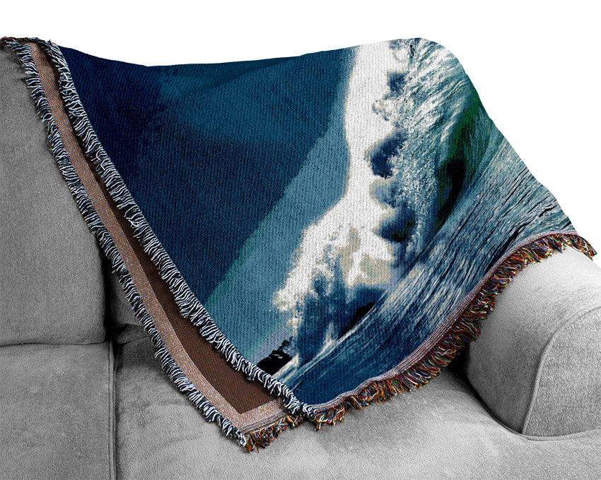 Ocean Glistening Sun Woven Blanket