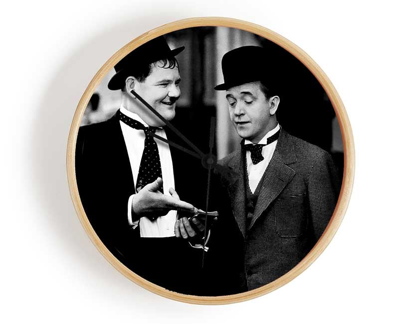 Laurel And Hardy Money Clock - Wallart-Direct UK