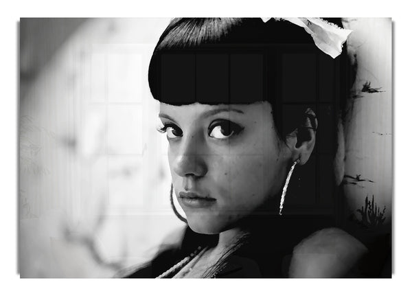 Lily Allen B~w