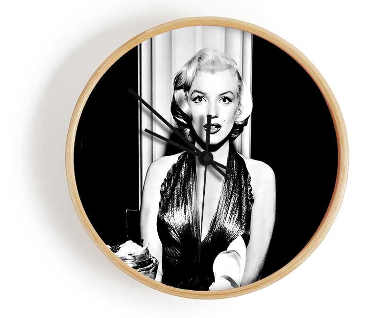 Marilyn Monroe Dinner Table Clock - Wallart-Direct UK