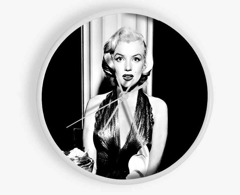 Marilyn Monroe Dinner Table Clock - Wallart-Direct UK