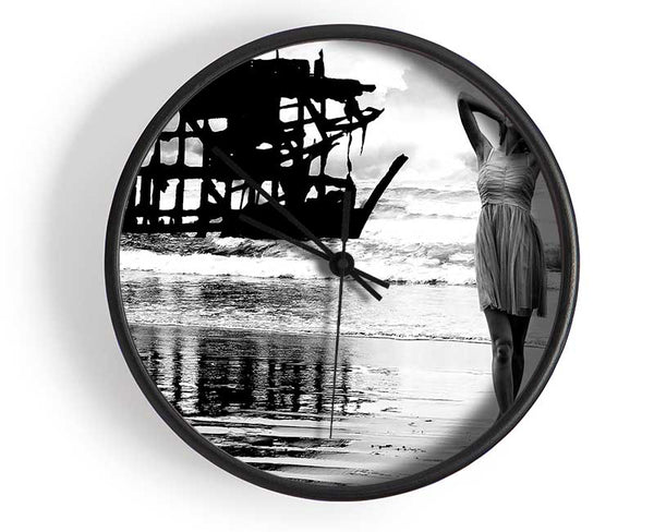 Shipwreck Oregon Coast Clock - Wallart-Direct UK