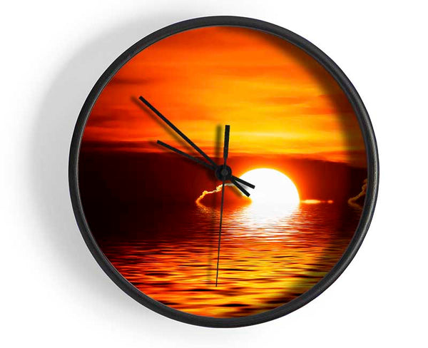 The Sun Falls In The Ocean Clock - Wallart-Direct UK