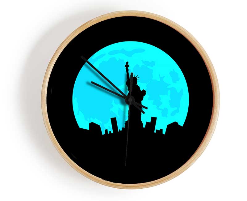 Statue of Liberty In The Blue Moon Clock - Wallart-Direct UK