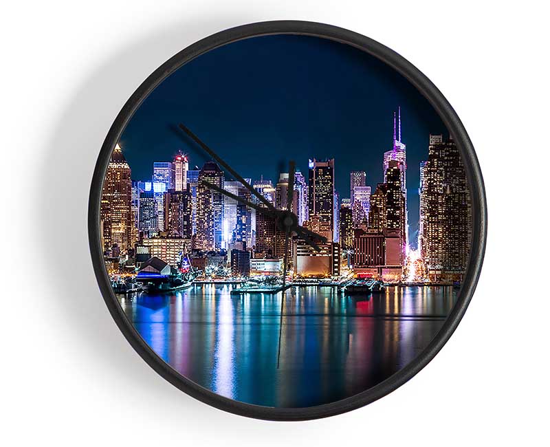 Reflections From The Big Apple Clock - Wallart-Direct UK