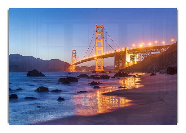 Atemberaubendes Lichtglühen der Golden Gate Bridge