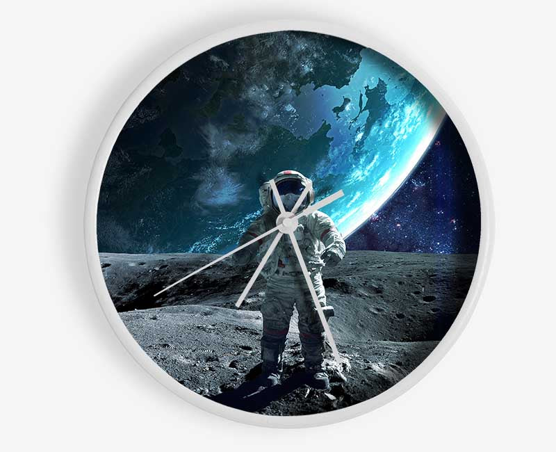 Astronaut On The Moon Clock - Wallart-Direct UK