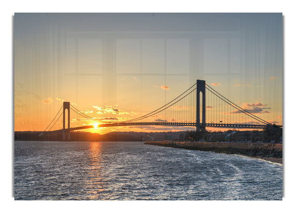 Mit Blick auf die Brücke über dem Meer