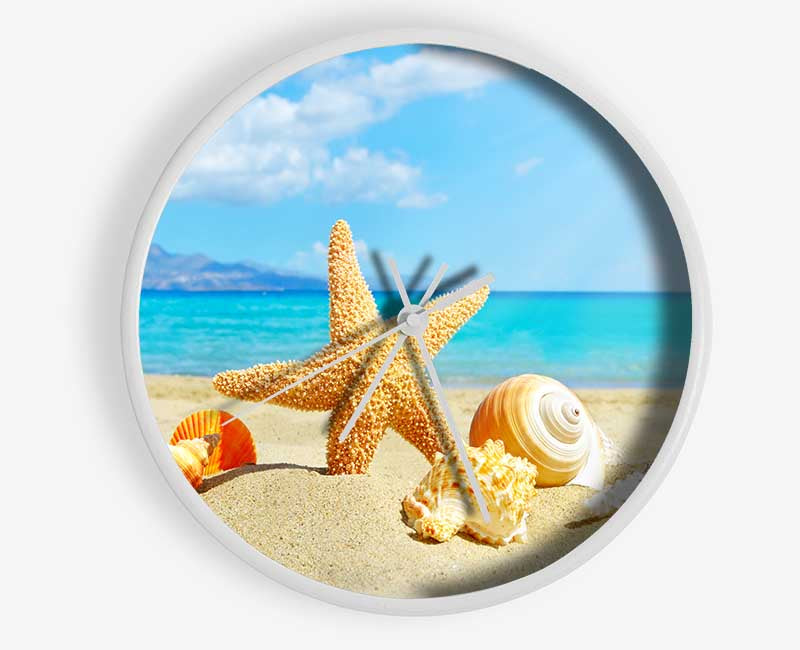 Starfish standing in the sand Clock - Wallart-Direct UK