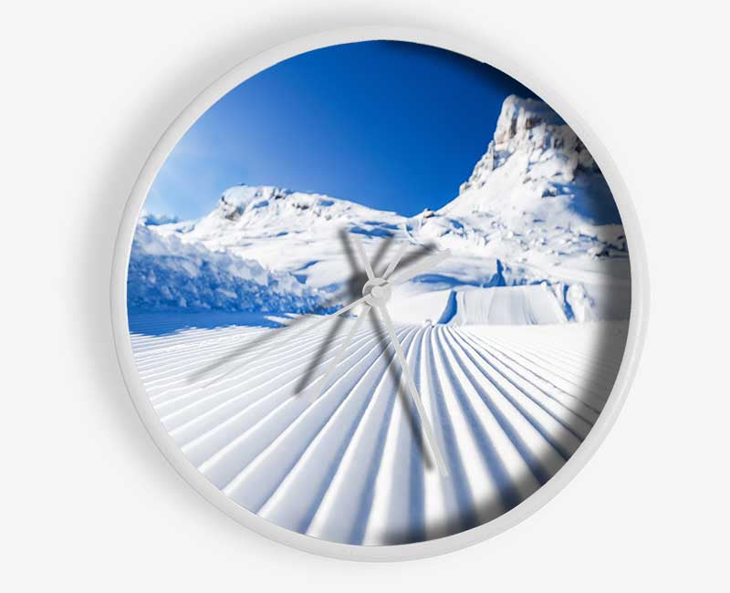 Straight lines in the snow Clock - Wallart-Direct UK